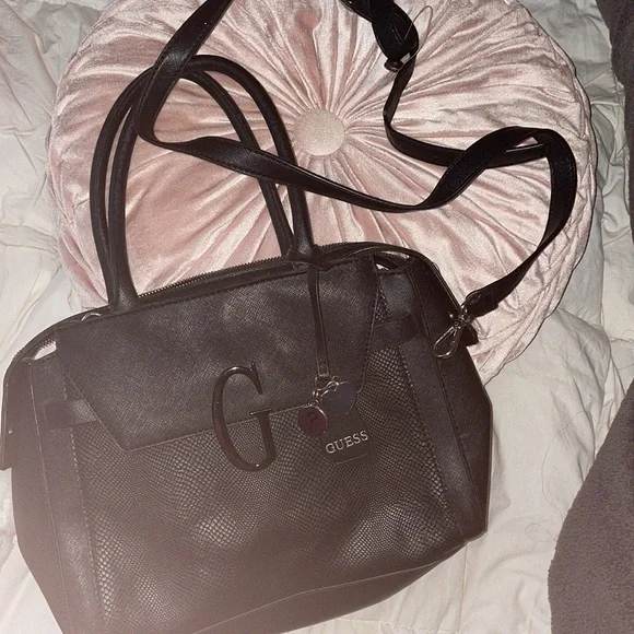 Guess handbag with defects - Picture 7 of 7